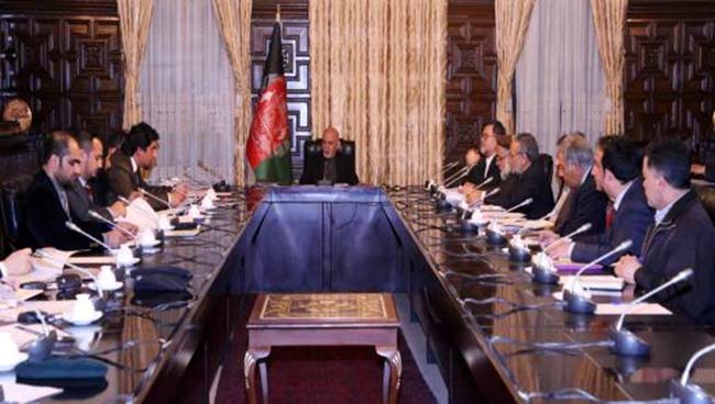 غنی: روند تدارکات و  استخدام در ادارات اترا و افغان تیلی‌کام بررسی گردد